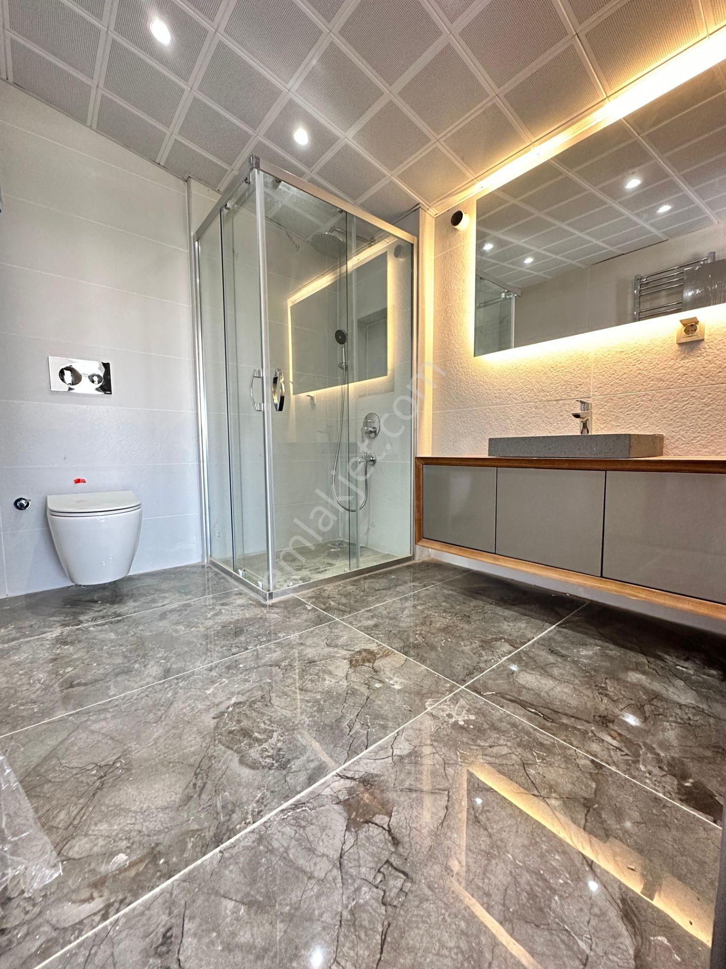 Menderes'te 3+1 300 M2 Arsa İçinde 170 M2 Havuzlu Triplex Villa - Görsel 19