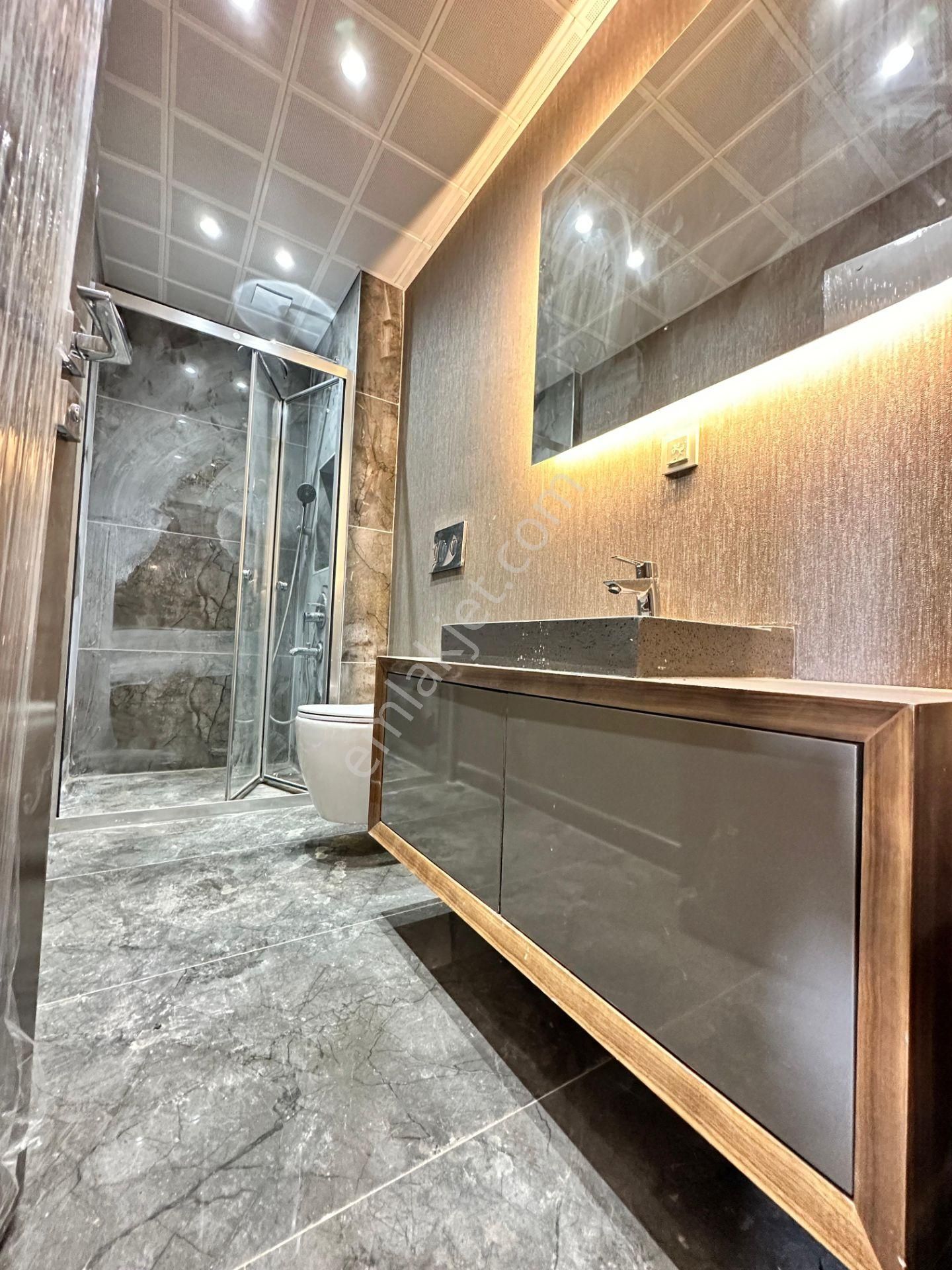 Menderes'te 3+1 300 M2 Arsa İçinde 170 M2 Havuzlu Triplex Villa - Görsel 21
