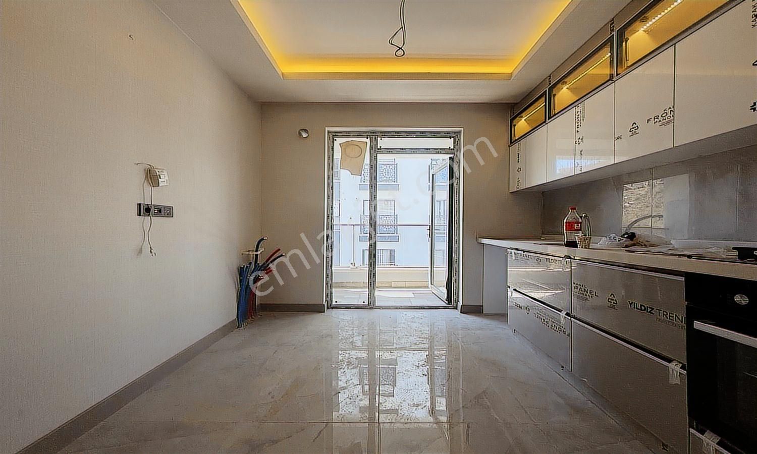 Yasa'dan Cadde Yakını Sıfır İskanlı Masrafsız Geniş 2+1 !!