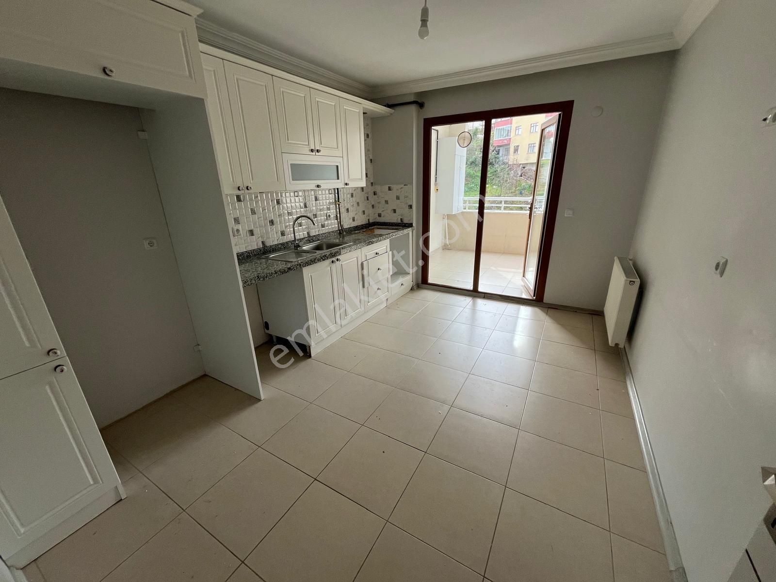 Trabzon Yomra Kaşüstünde Kiralık 3+1 Daire - Görsel 2