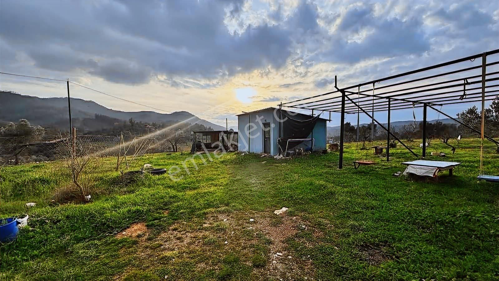 Caddeye Yakın, 3 Tarafı Yola Cepheli | Seferihisarda Kupon Arazi - Görsel 34