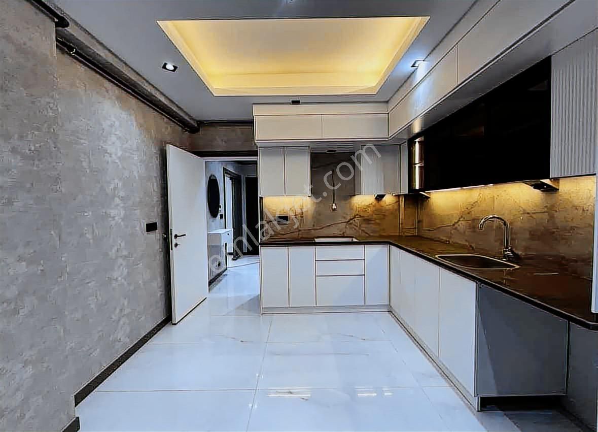 Demirler'den 1200 Evler'de Önü Açık Panjurlu Arakat 3+1 Daire - Görsel 12