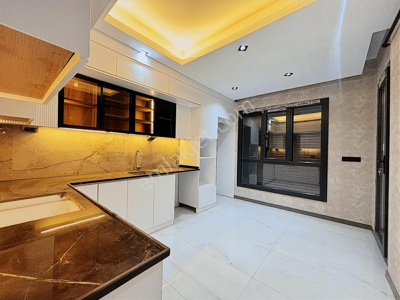 Demirler'den 1200 Evler'de Önü Açık Panjurlu Arakat 3+1 Daire - Görsel 2