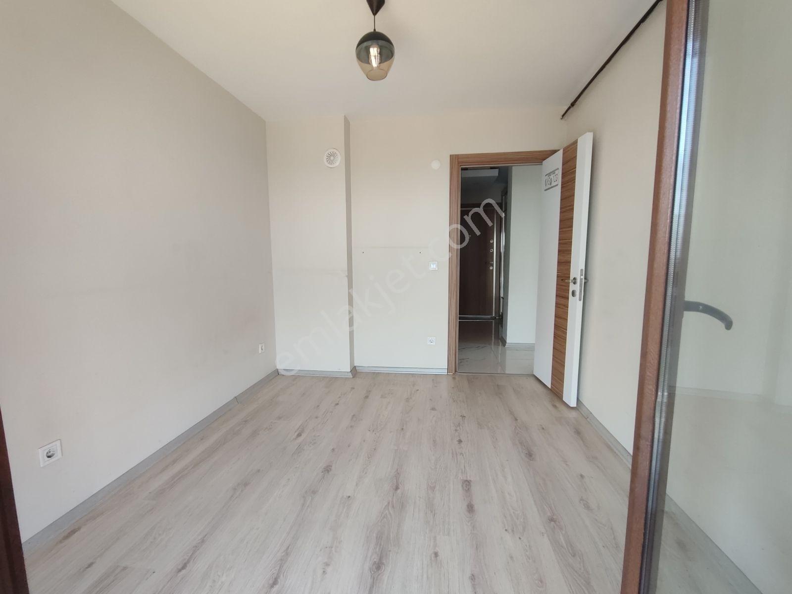 Konsept İstanbul Evleri Emlaklarda Kiracılı Ara Kat 1+1 Daire - Görsel 16
