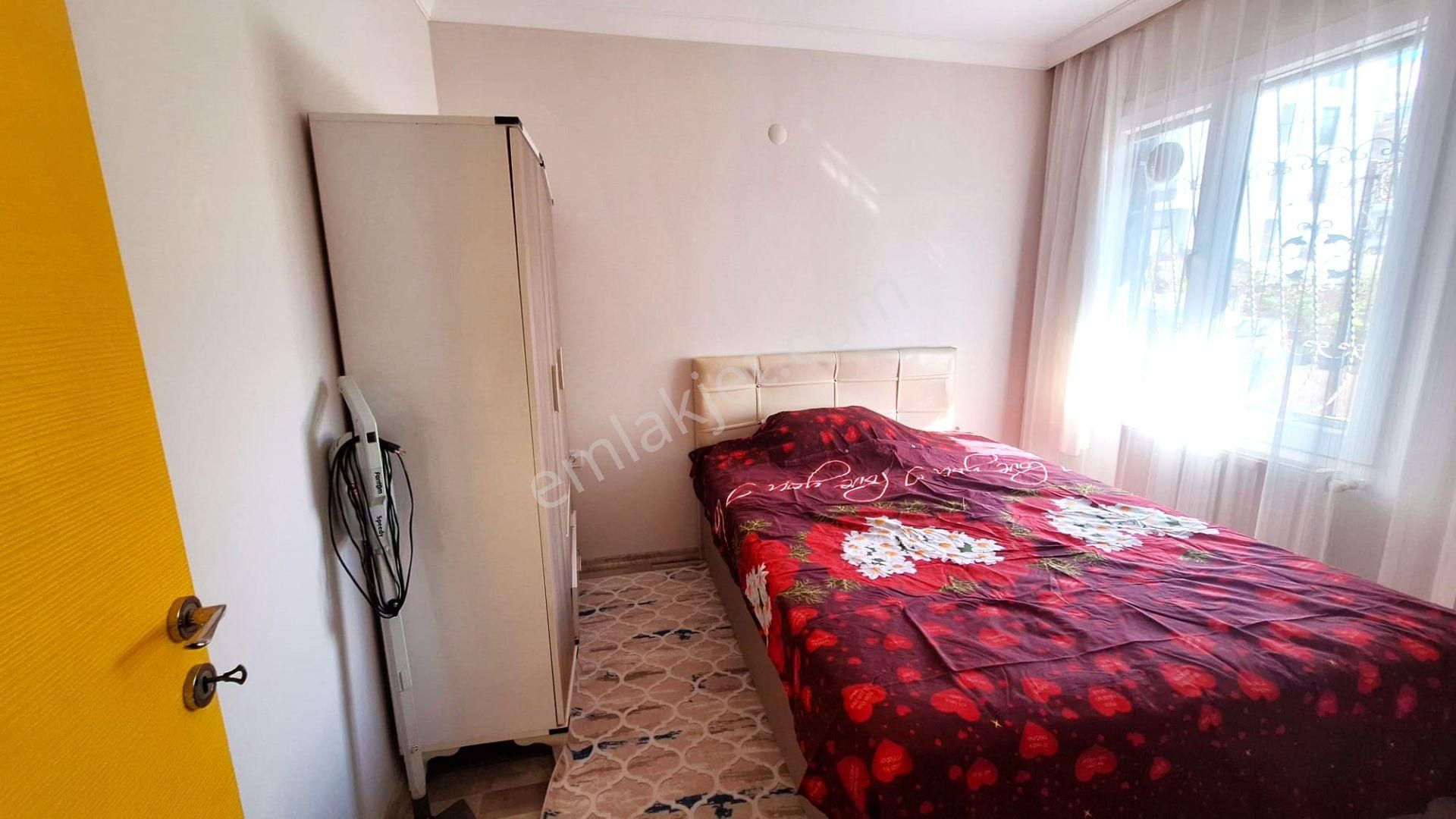 İzmir Buca Yaylacık İibfyanında Eşyalı D.gazlı Kıralık 1+1 Daıre - Görsel 4