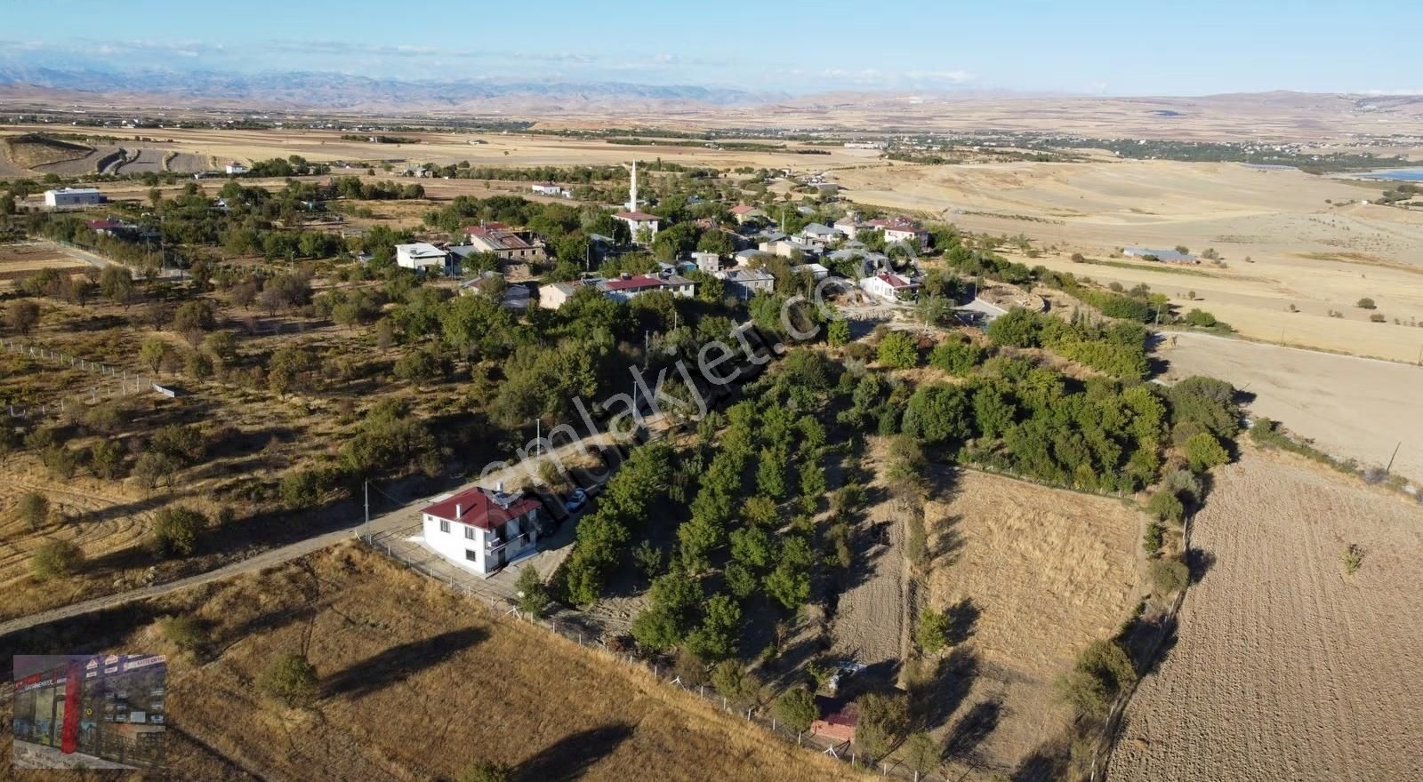 Emre Gm/den Çaydaçırayı Gören Konumda Baraj Manzaralı Bahçe - Görsel 3