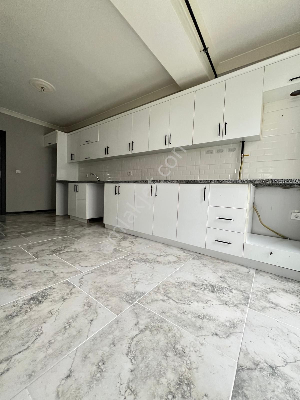 Lider'den İstasyon Mahallesi Asbaş Emliyet Yanı Sıfır 3+1kiralık - Görsel 12