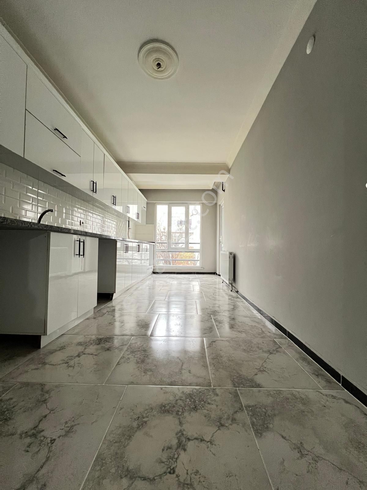 Lider'den İstasyon Mahallesi Asbaş Emliyet Yanı Sıfır 3+1kiralık - Görsel 2