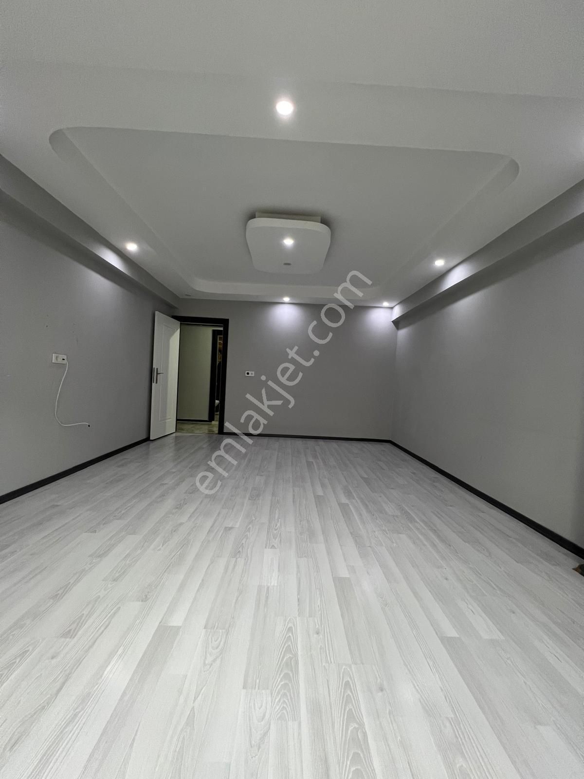 Lider'den İstasyon Mahallesi Asbaş Emliyet Yanı Sıfır 3+1kiralık