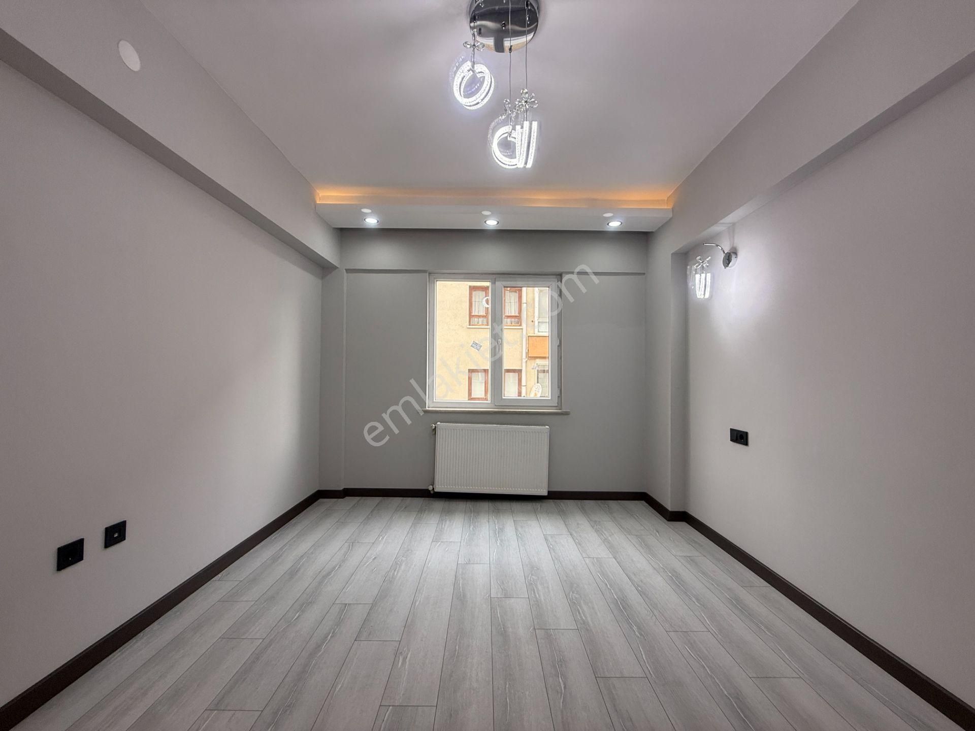 Ufuk Kılıç Emlak'tan Şık Dizayn Edilmiş 1.katta G.cephe 3+1 Daire - Görsel 20