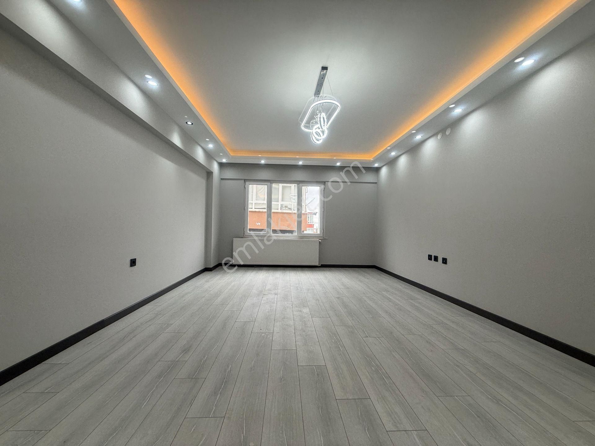 Ufuk Kılıç Emlak'tan Şık Dizayn Edilmiş 1.katta G.cephe 3+1 Daire - Görsel 8