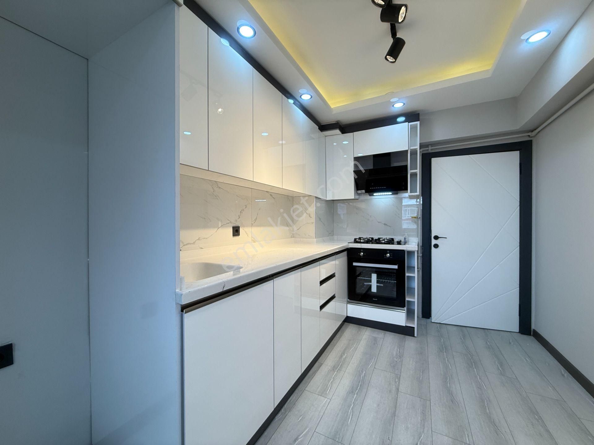 Ufuk Kılıç Emlak'tan Şık Dizayn Edilmiş 1.katta G.cephe 3+1 Daire - Görsel 2