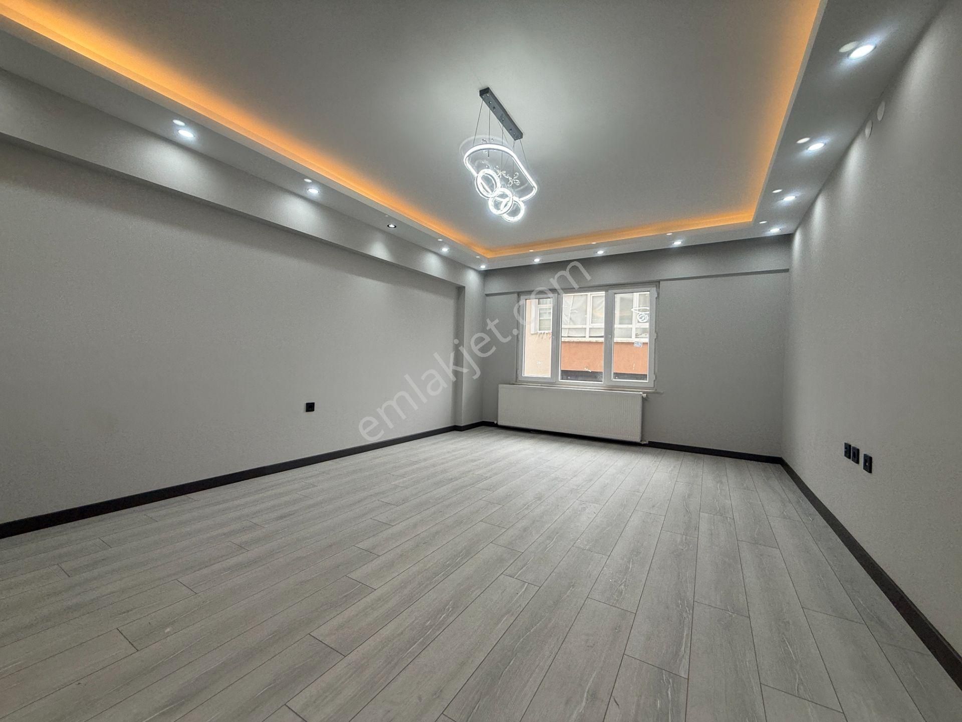 Ufuk Kılıç Emlak'tan Şık Dizayn Edilmiş 1.katta G.cephe 3+1 Daire - Görsel 10