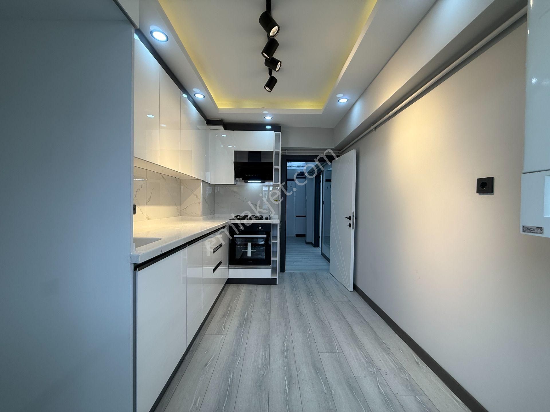 Ufuk Kılıç Emlak'tan Şık Dizayn Edilmiş 1.katta G.cephe 3+1 Daire - Görsel 4