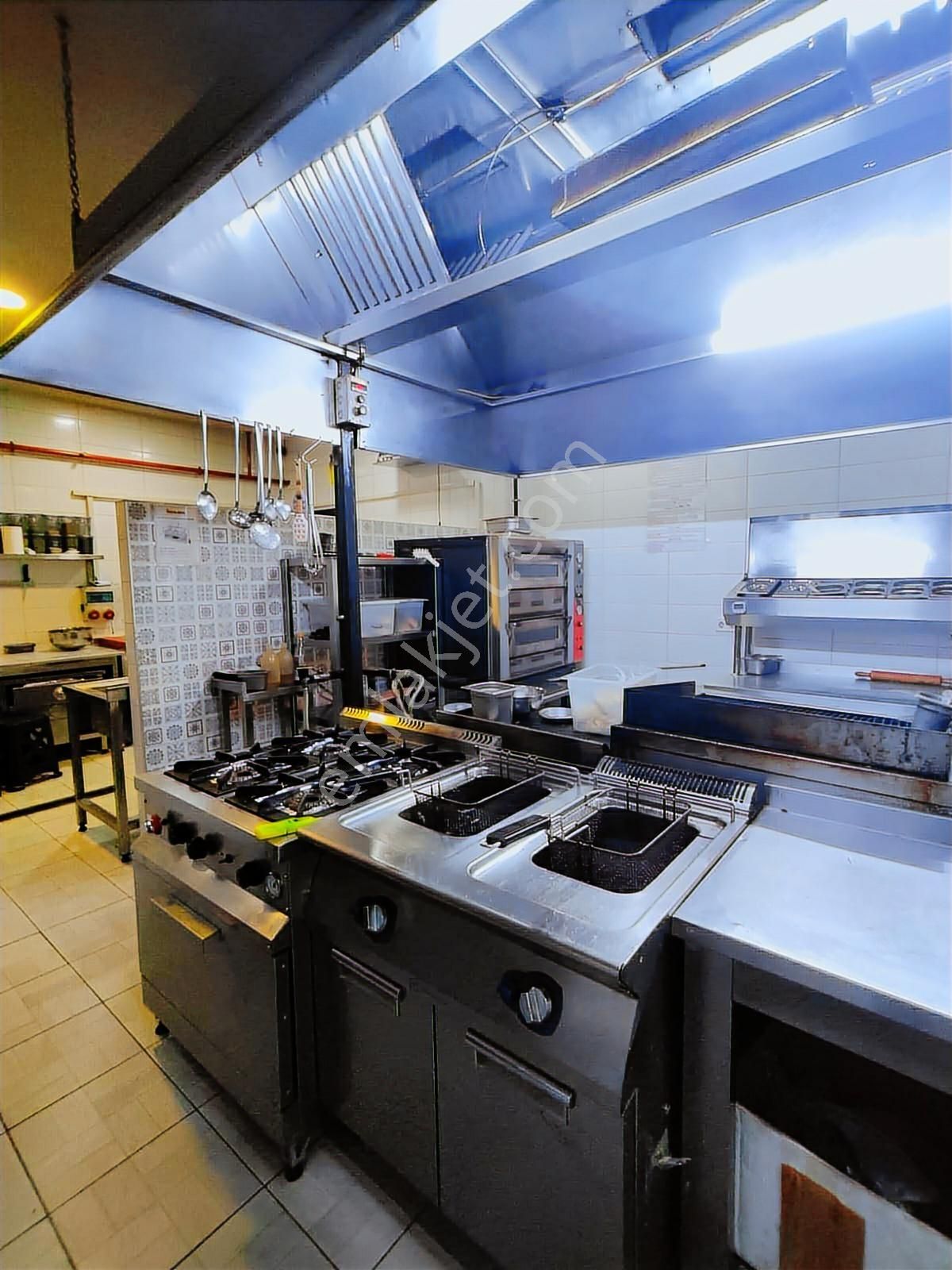 Çiğli'de Tabela Değeriyüksek Merkezi Konumda Devren Kiralık Cafe - Görsel 4