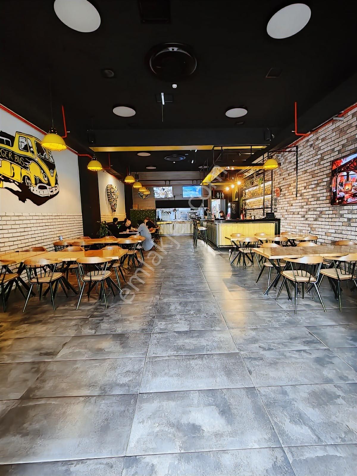 Çiğli'de Tabela Değeriyüksek Merkezi Konumda Devren Kiralık Cafe - Görsel 15