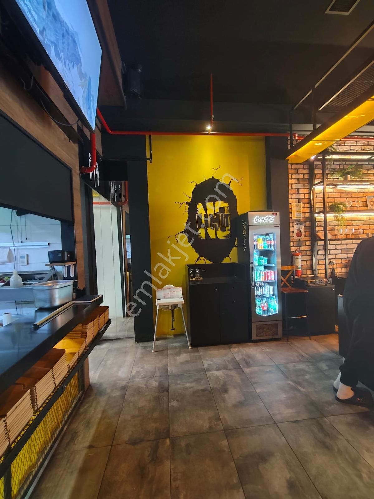 Çiğli'de Tabela Değeriyüksek Merkezi Konumda Devren Kiralık Cafe - Görsel 32