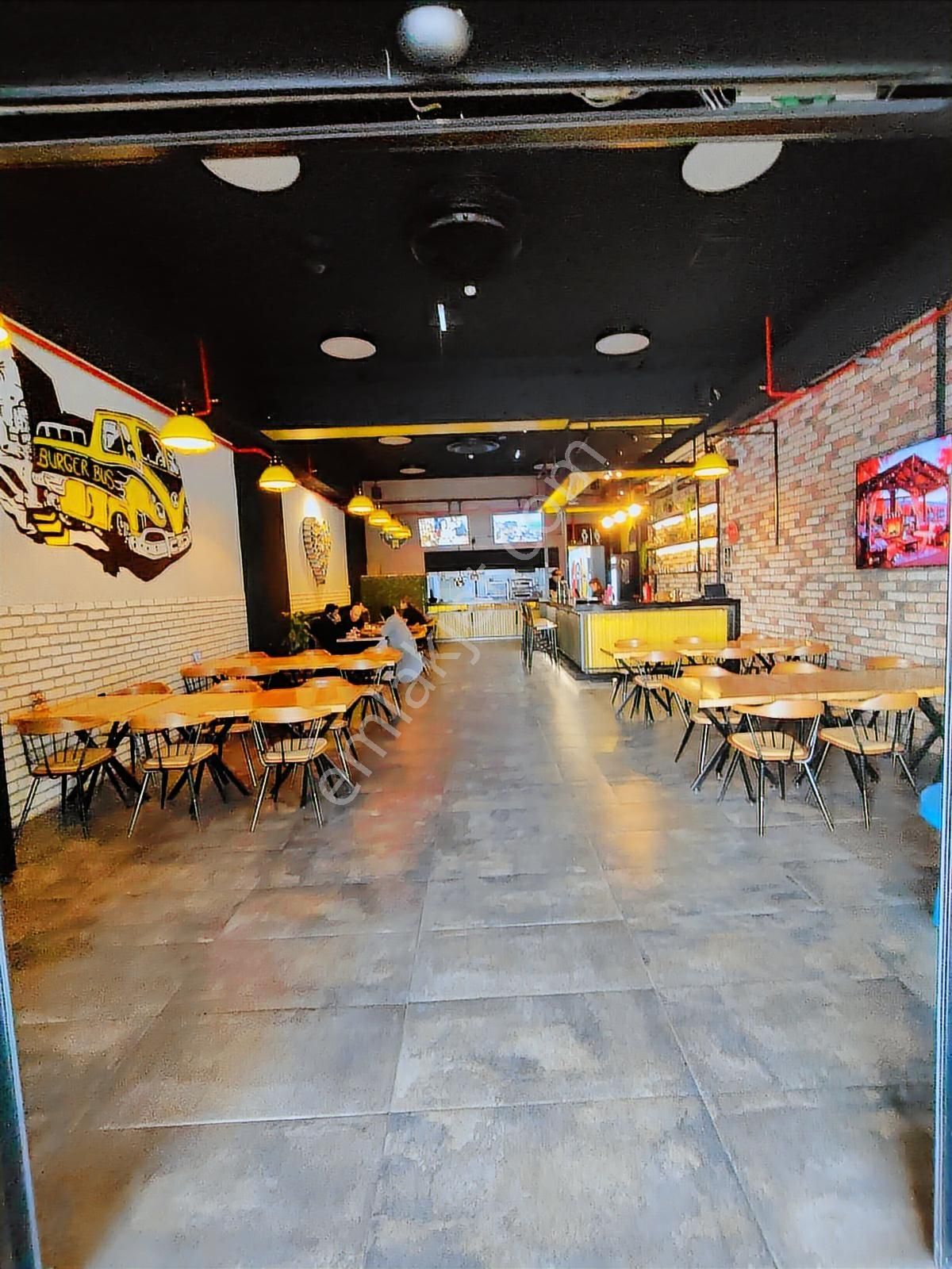 Çiğli'de Tabela Değeriyüksek Merkezi Konumda Devren Kiralık Cafe - Görsel 26