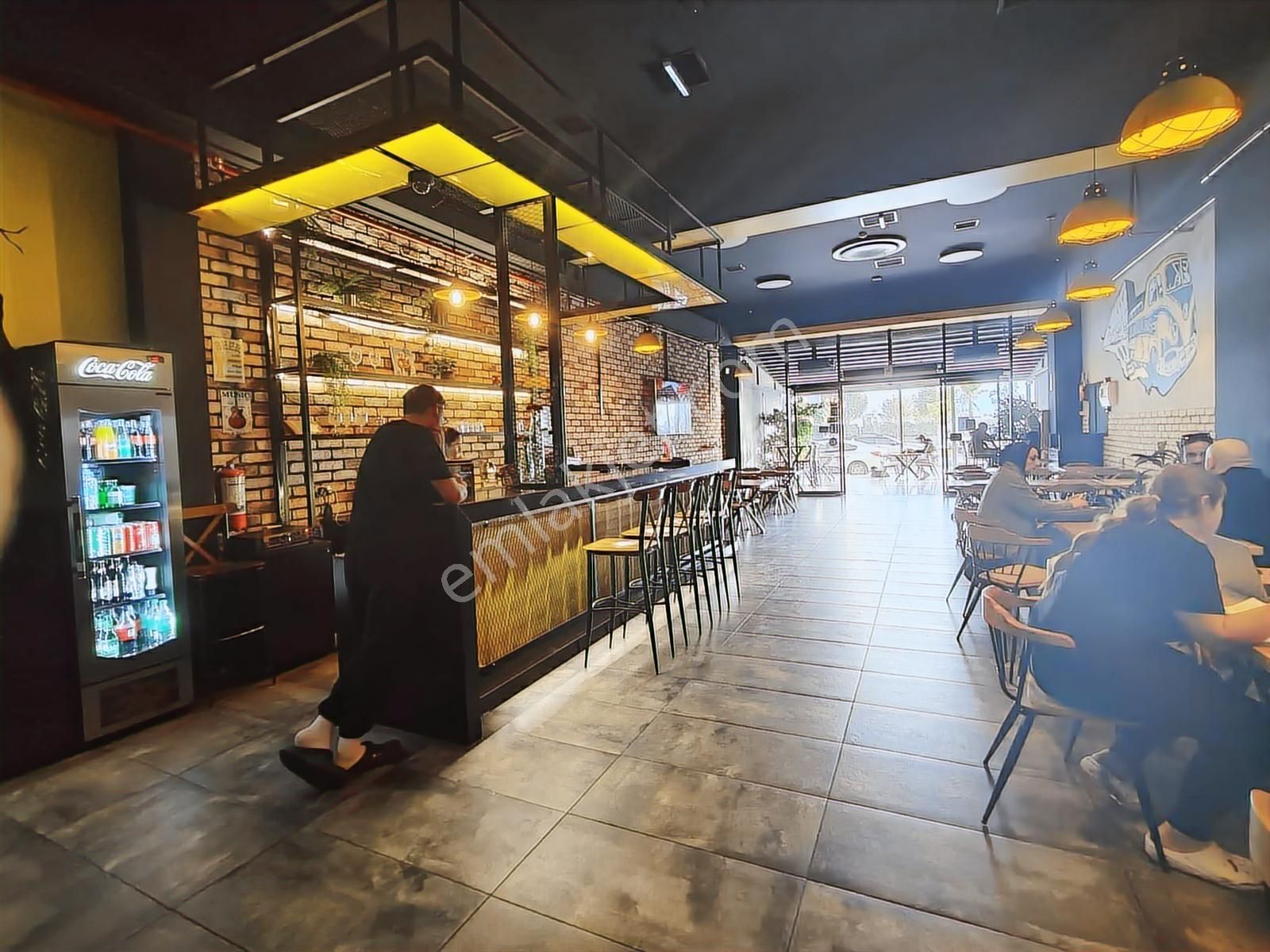 Çiğli'de Tabela Değeriyüksek Merkezi Konumda Devren Kiralık Cafe - Görsel 23