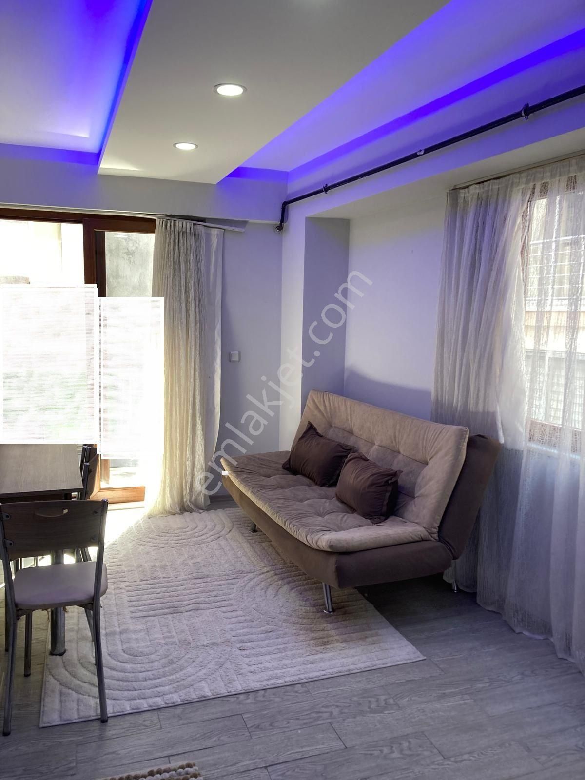 Ender Uysal Gayrimenkulden Üniversiteye Yakın Asansörlü Balkonlu 1+1 Satılkık Apart... - Görsel 3