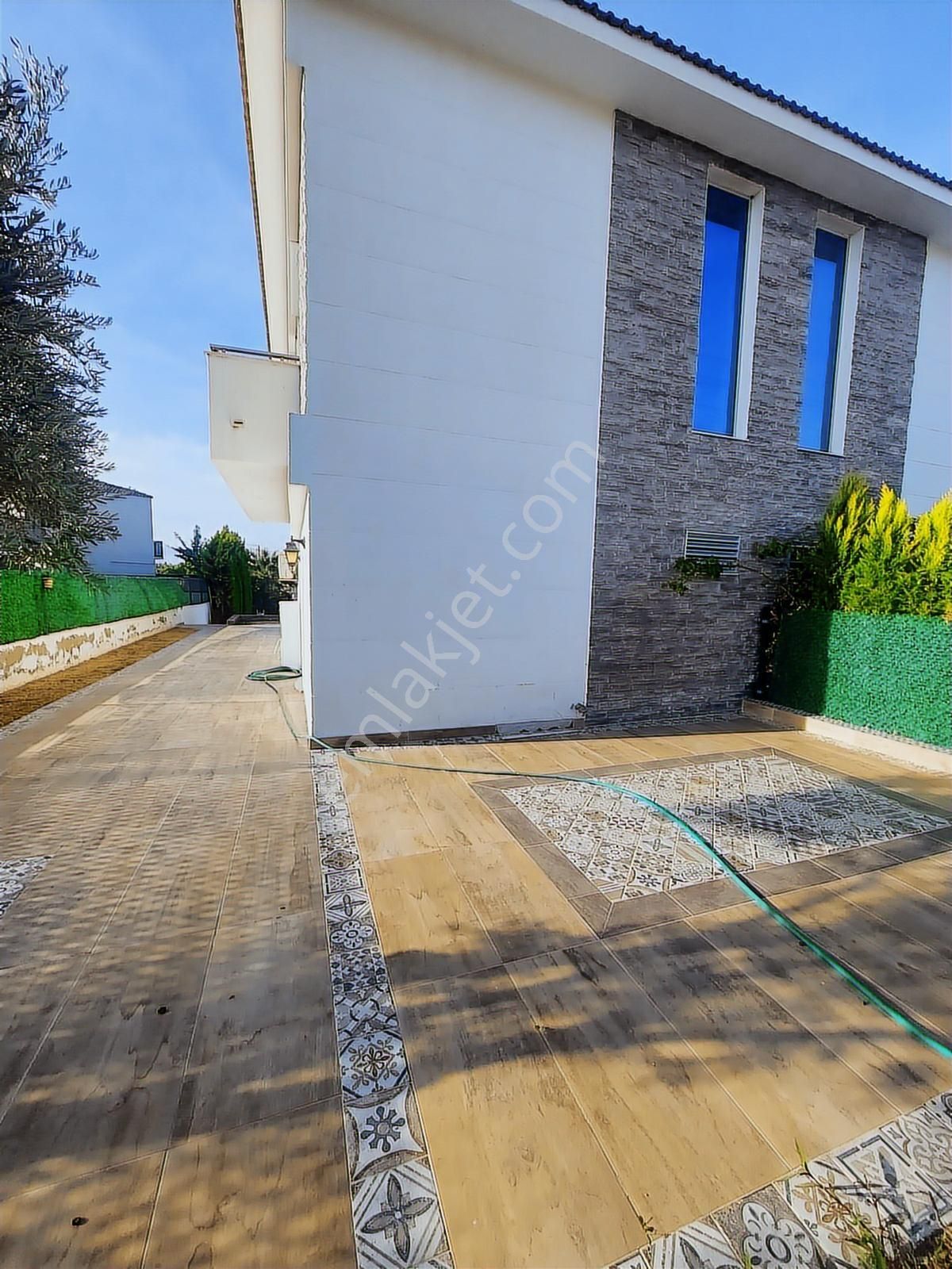 Çeşme Şifne'de Satılık Villa - 3+1 Havuzlu - Denize 200 M - Görsel 30