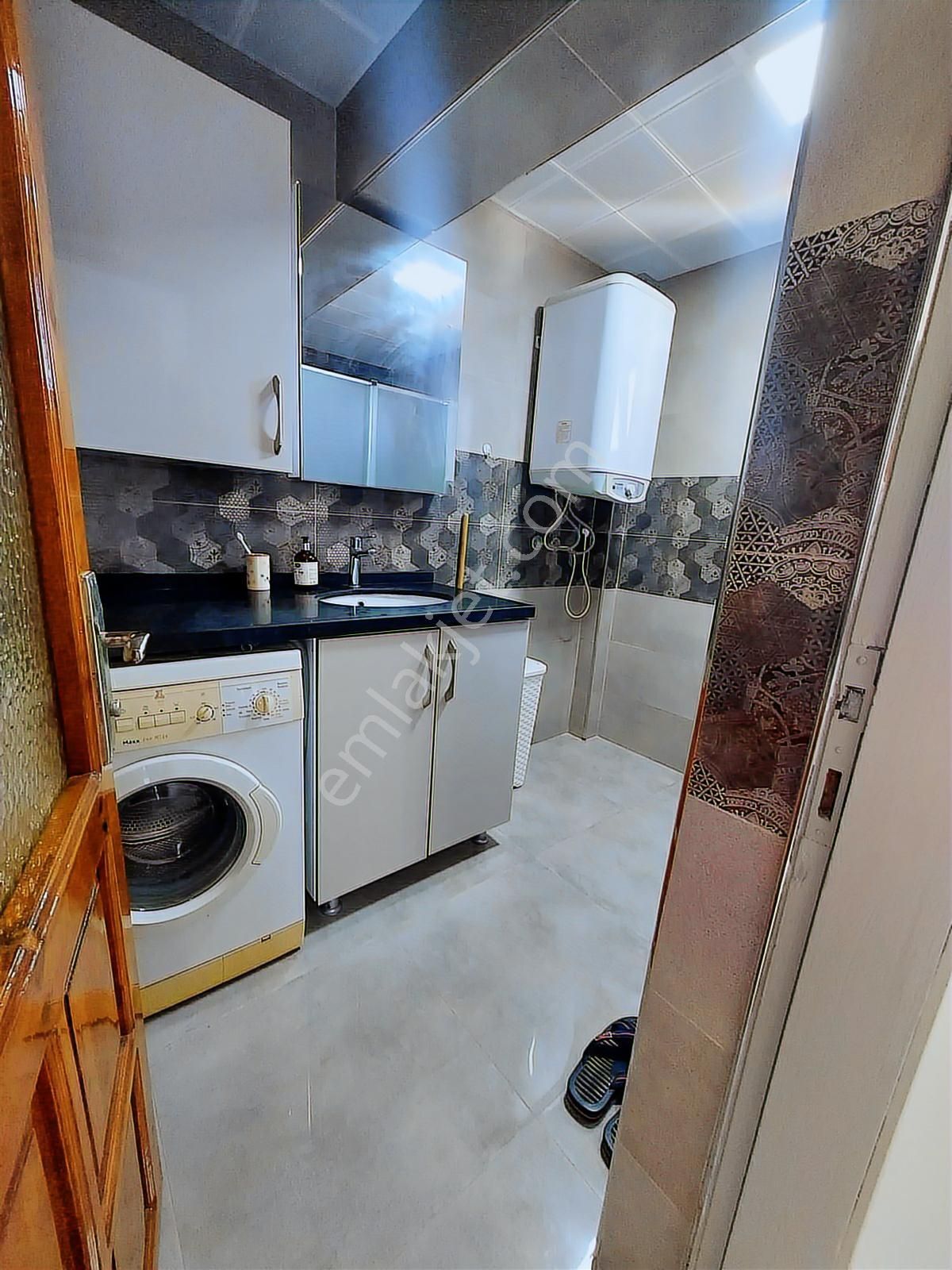 Çeşme Yalı Mahallesi Satılık Villa - 3 Cepheli - Denize 300 M - Görsel 17