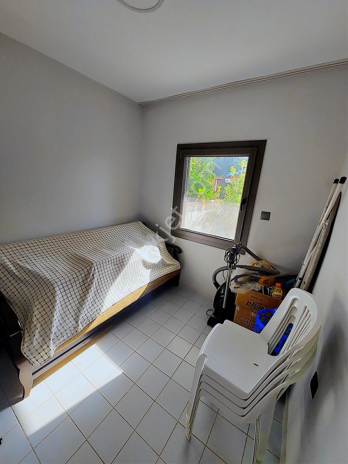 Çeşme Yalı'da Müstakil Bahçeli Satılık 4+1 Villa (denize Yakın) - Görsel 15