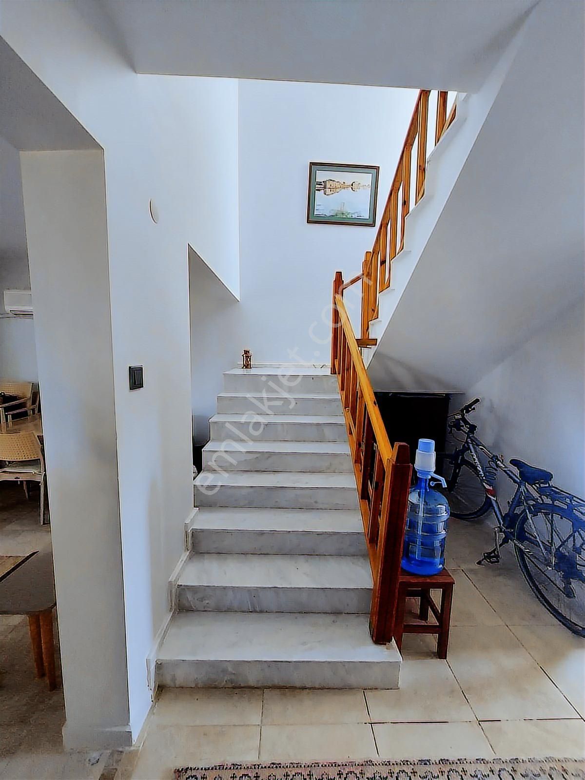 Çeşme Yalı Mahallesi Satılık Villa - 3 Cepheli - Denize 300 M - Görsel 9