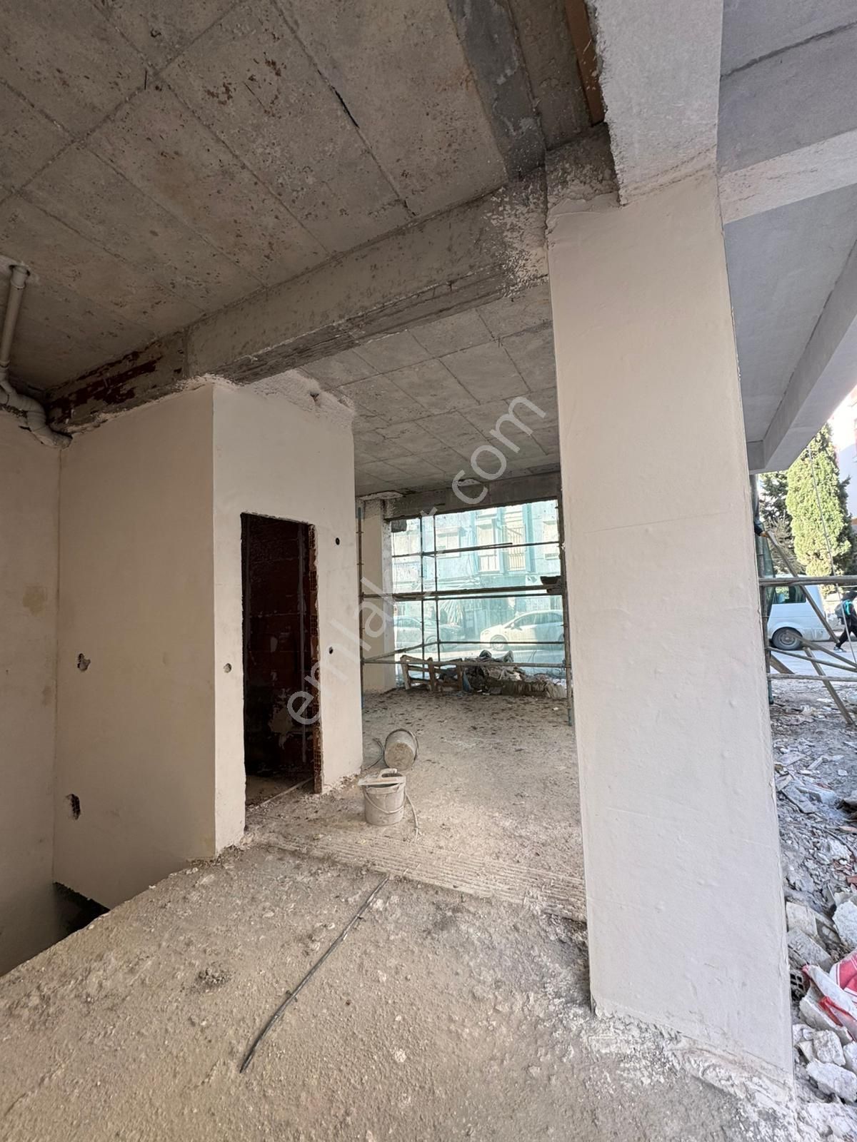 Menderes Mahallesinde Kiralık Dükkan