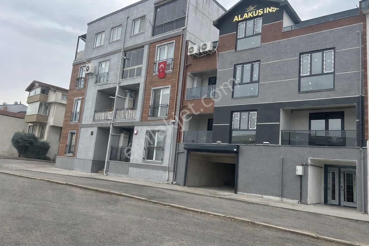 Özlüce 2+1 Kapalı Otoparklı Parka-yeşil Alana Cephe Sıfır Daire - Görsel 2