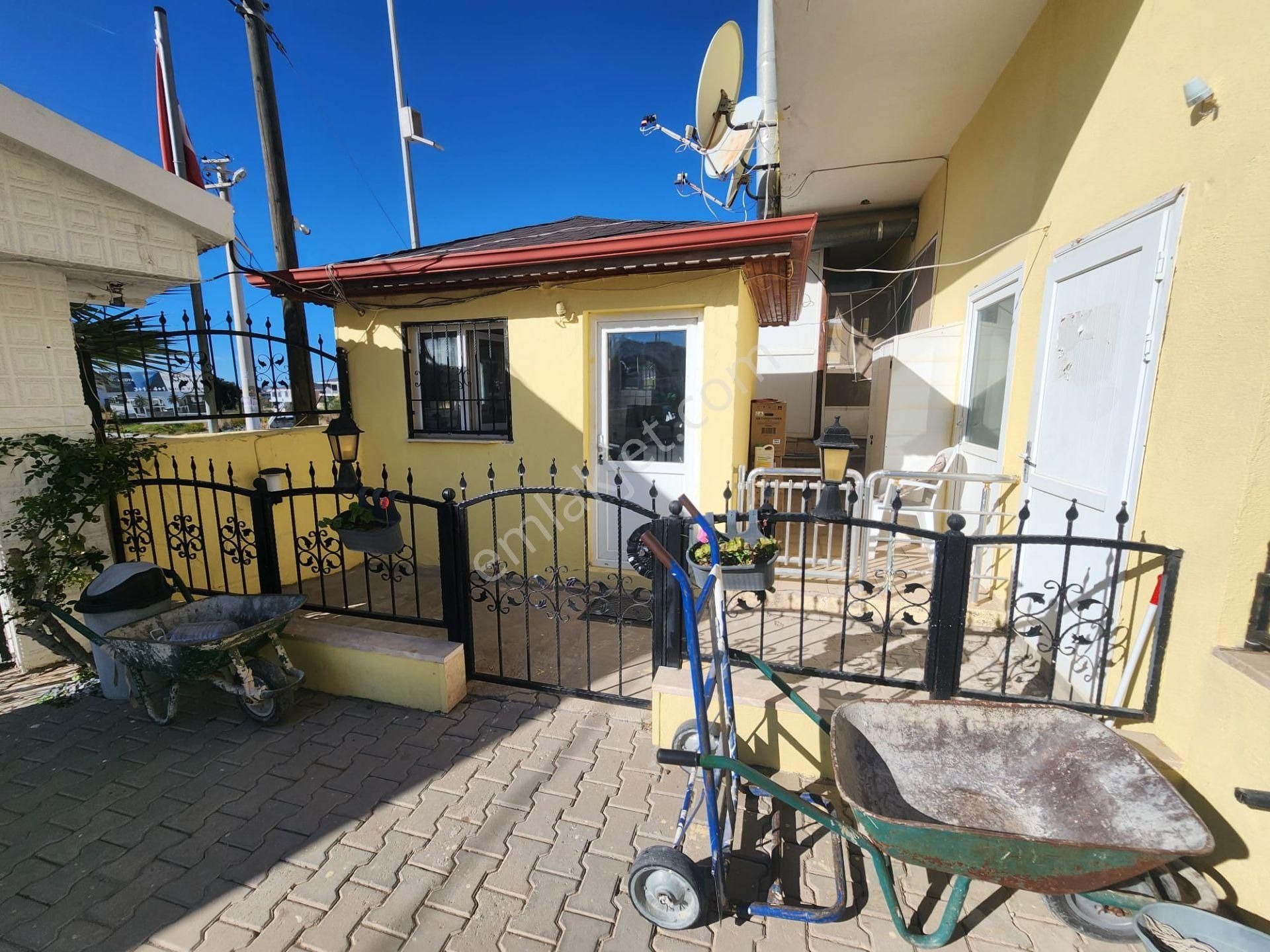 İngilizden Acil Satılık Site İçerisinde 3+1 Eşyalı Geniş Balkonlu Havuzlu Daire - Görsel 3