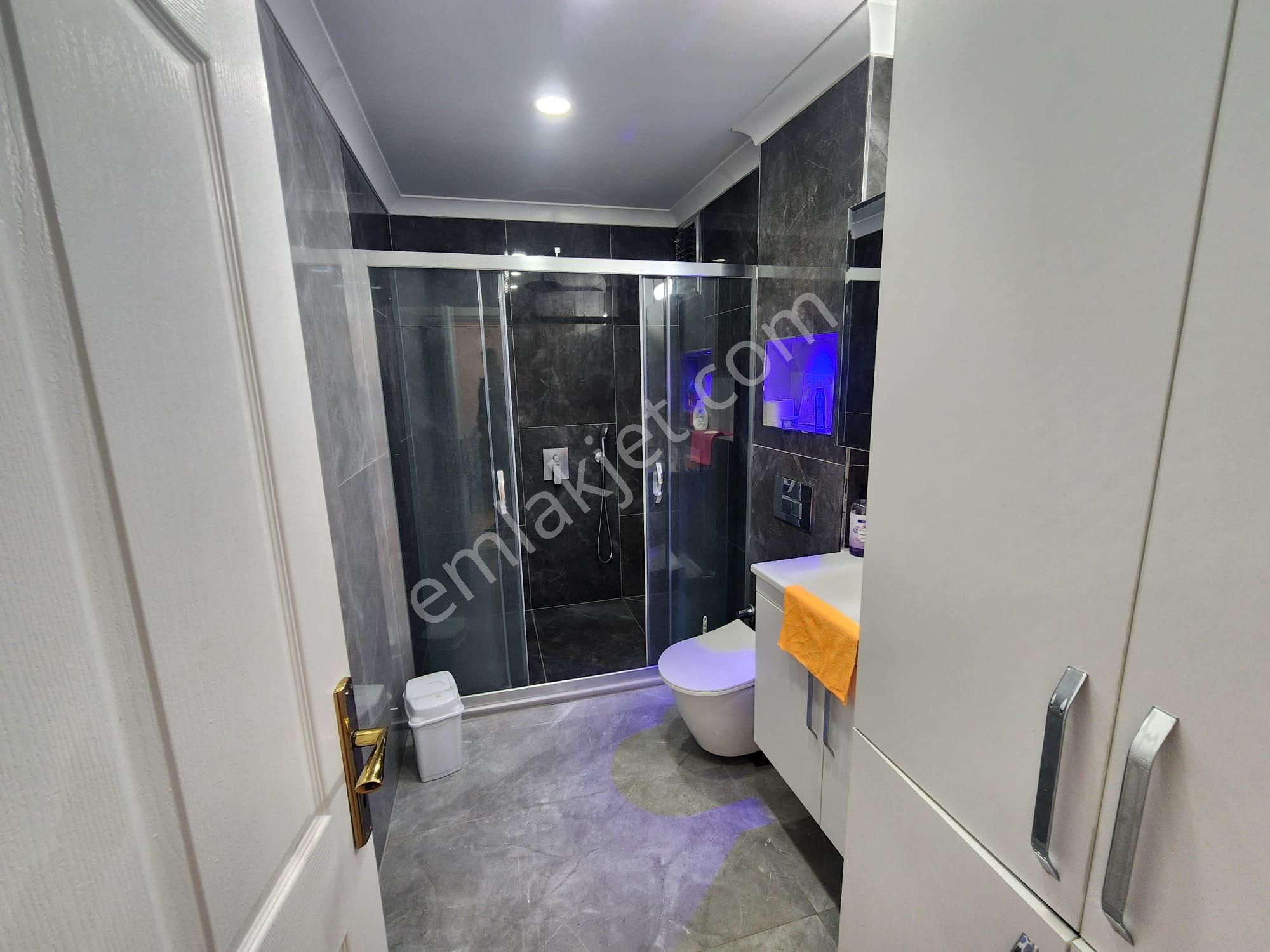 İngilizden Acil Satılık Site İçerisinde 3+1 Eşyalı Geniş Balkonlu Havuzlu Daire - Görsel 15