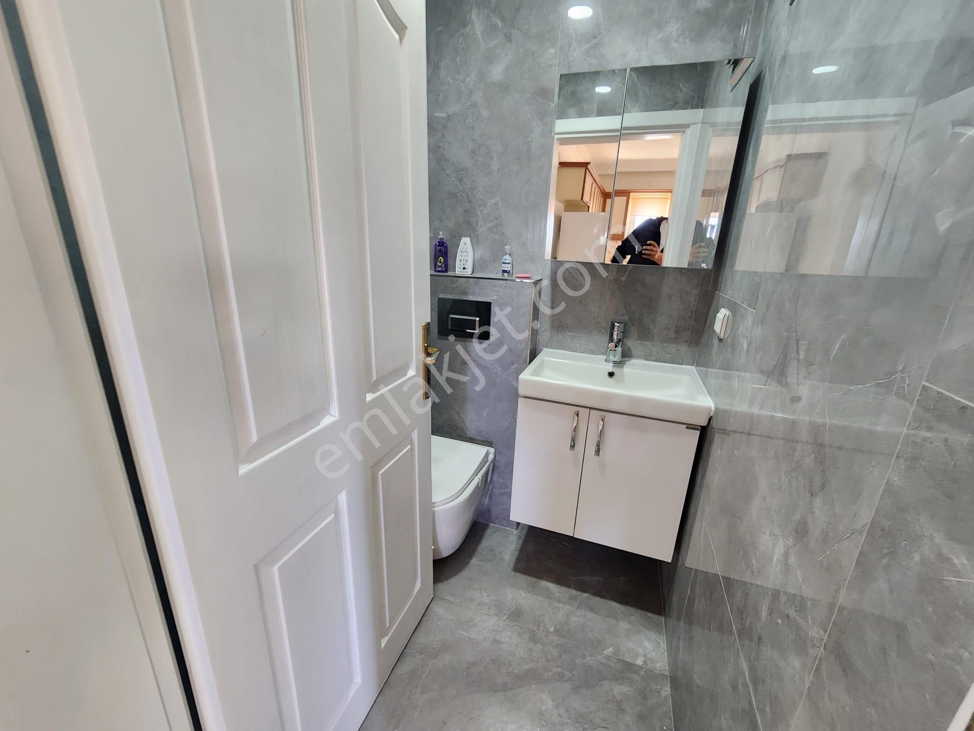 İngilizden Acil Satılık Site İçerisinde 3+1 Eşyalı Geniş Balkonlu Havuzlu Daire - Görsel 12