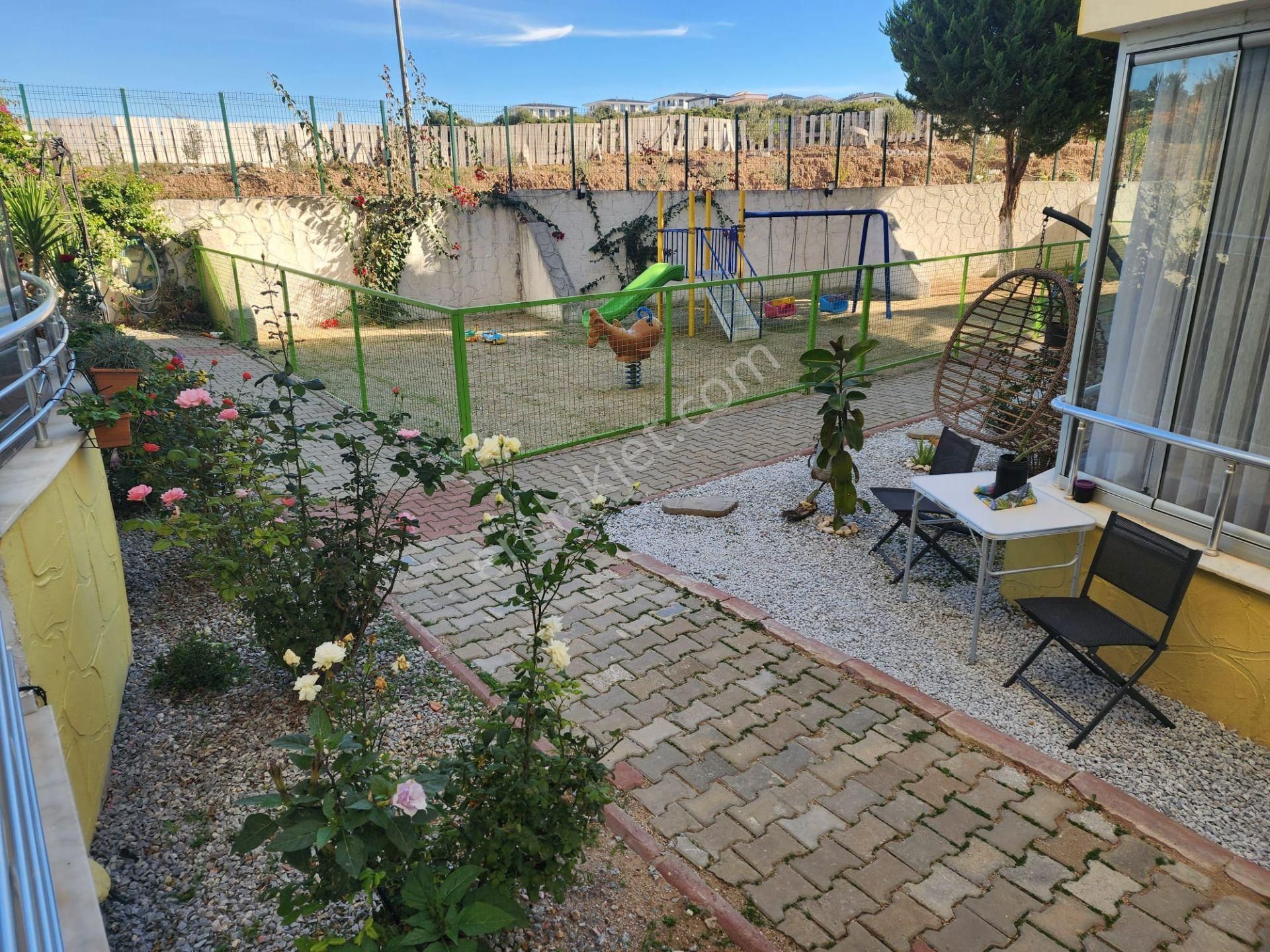 İngilizden Acil Satılık Site İçerisinde 3+1 Eşyalı Geniş Balkonlu Havuzlu Daire - Görsel 8