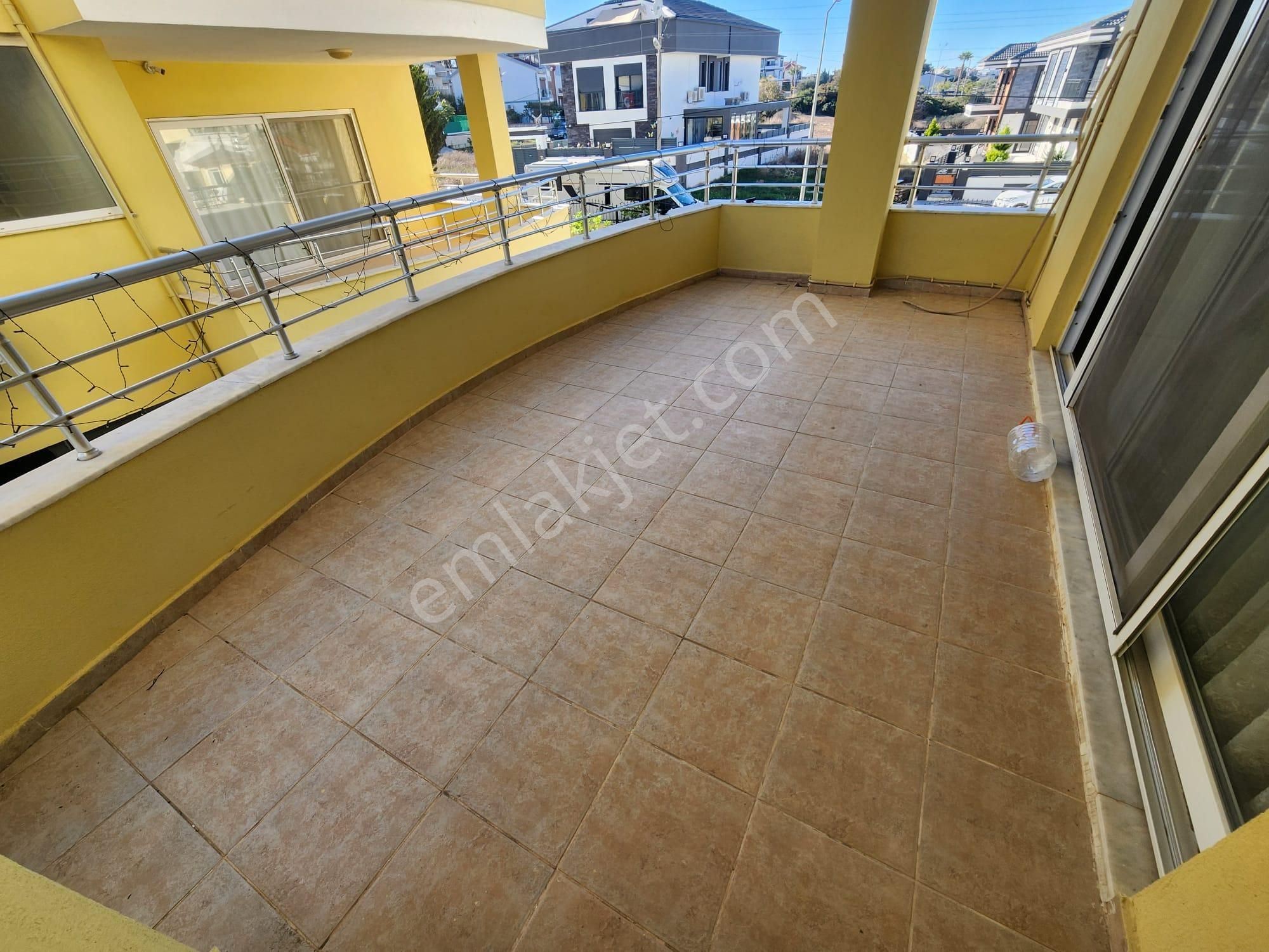 İngilizden Acil Satılık Site İçerisinde 3+1 Eşyalı Geniş Balkonlu Havuzlu Daire - Görsel 10