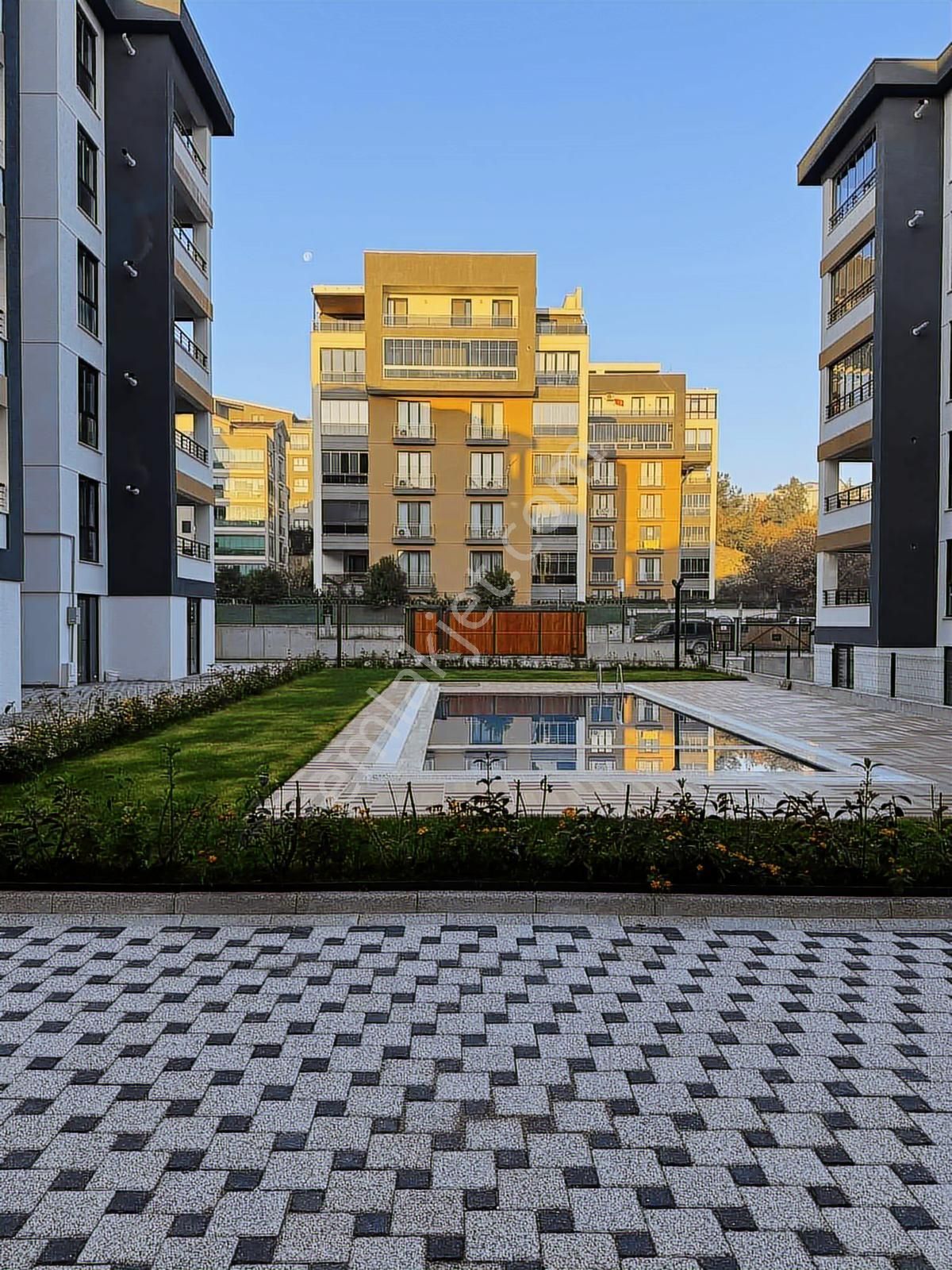 Kayapa 30 Ağustos Zafer Mahallesi Kiralık Daire 3+1 Arakat