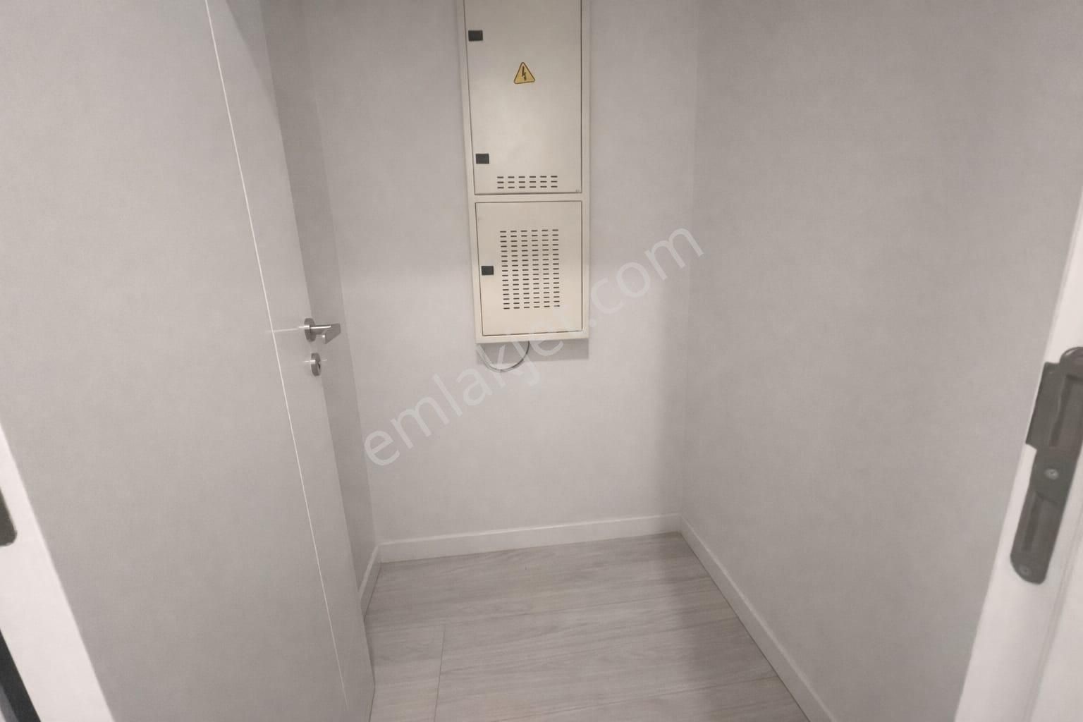 Kartal İstmarina' Da Geniş Teraslı Deniz Manzaralı Stüdyo Daire - Görsel 13