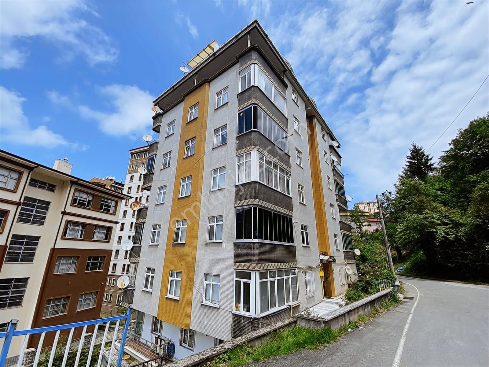 Trabzon Sürmenede İçi Temiz & Bakımlı Satılık Asansörlü Daire - Görsel 2