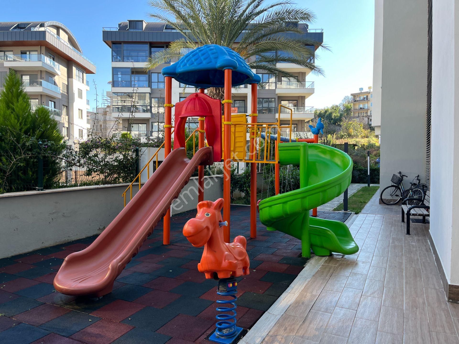 Oba Mahallesin Aktiviteli Sitede 1+1 Eşyalı Kiralık Daire - Görsel 3