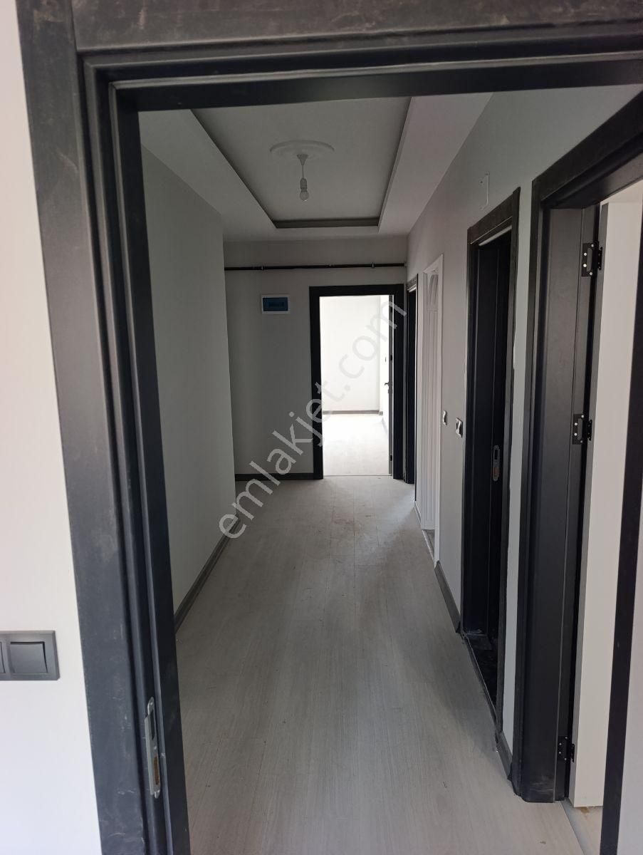 İnegöl Akhisar Mahallesi 160 M² Geniş Ve Kullanışlı Daire - Görsel 3