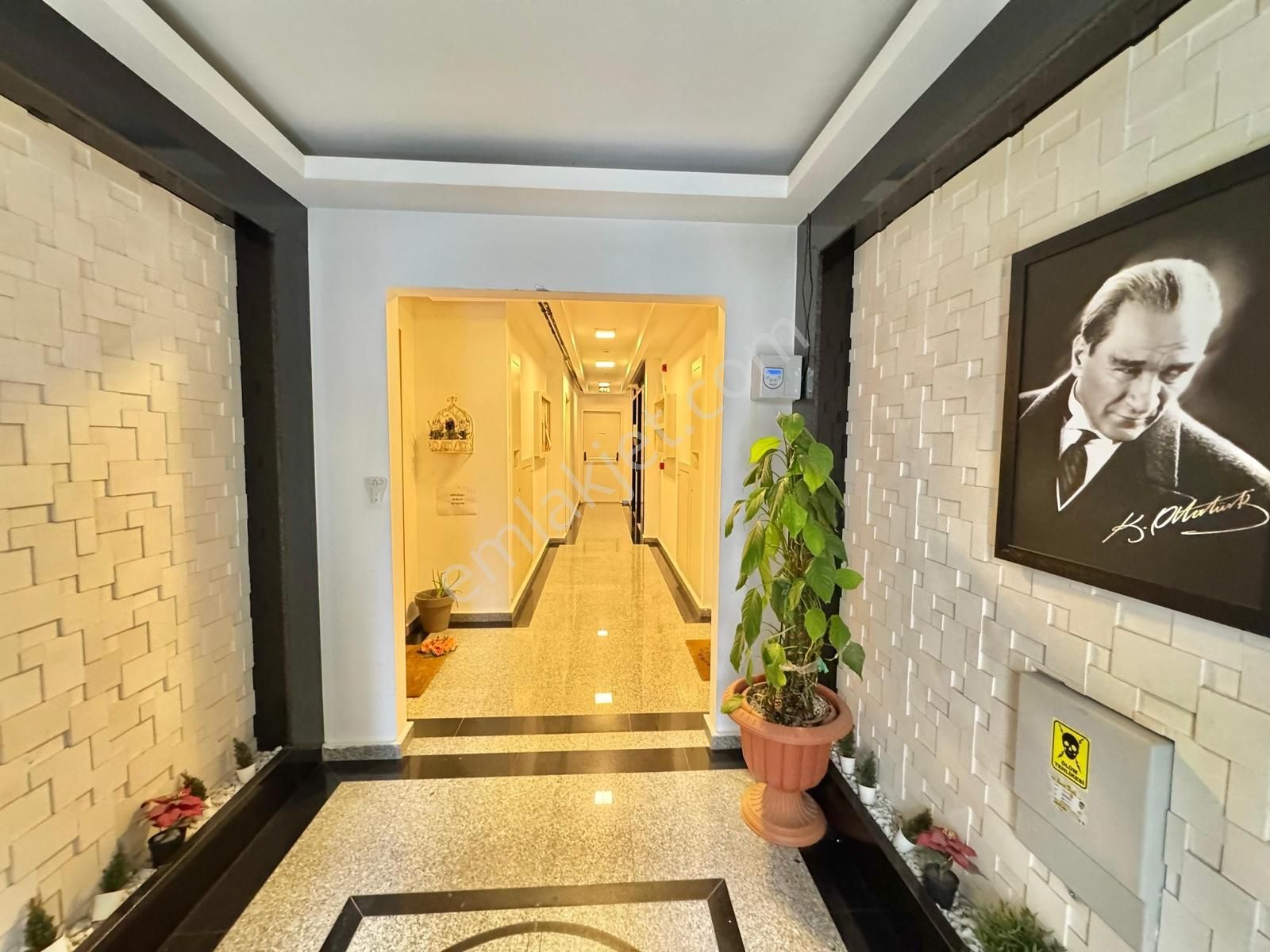 Suadiye'de 3+1 Net 105 M2 Prestijli Binada Fırsat Boş Daire - Görsel 31