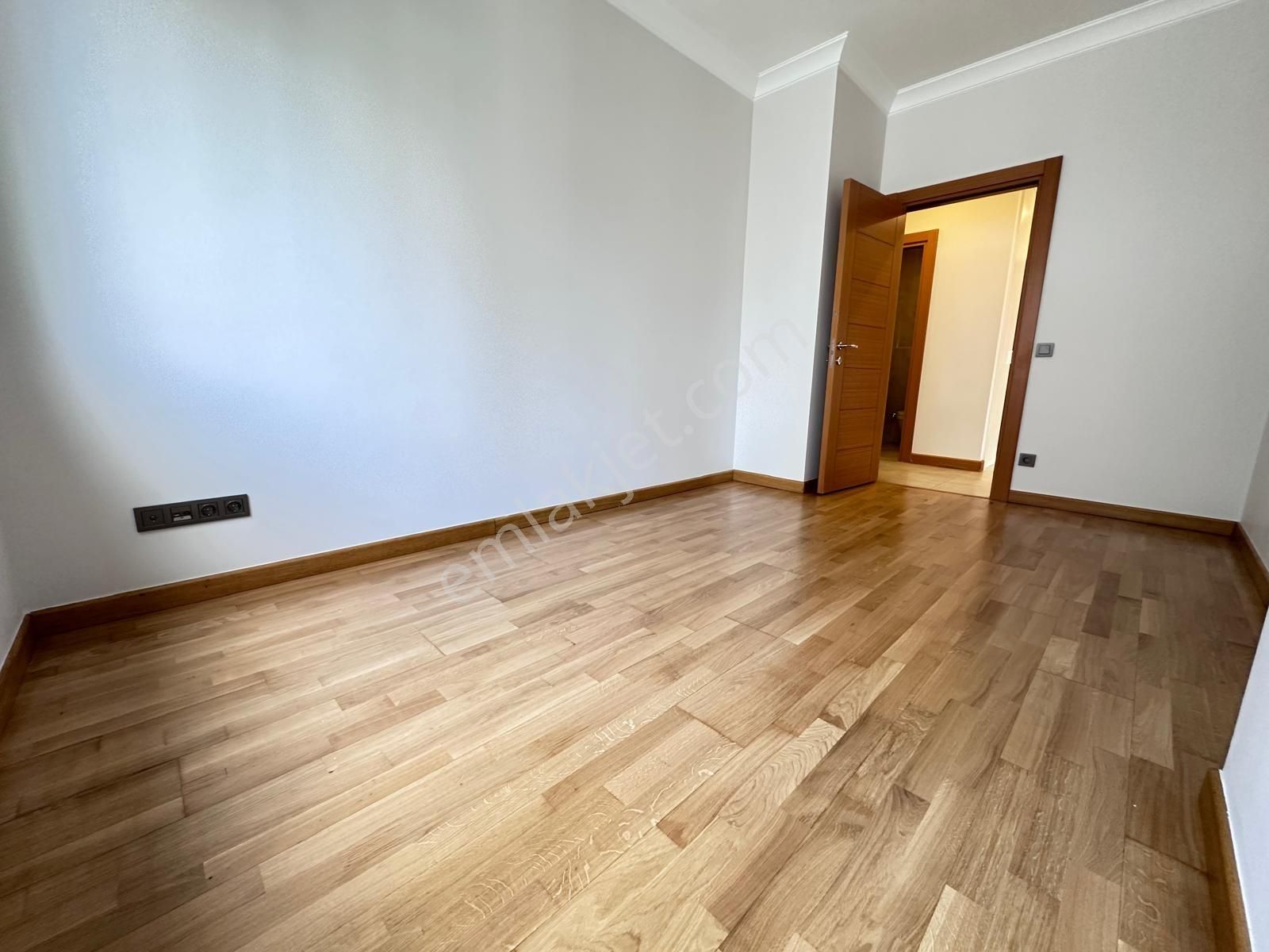 Suadiye'de 3+1 Net 105 M2 Prestijli Binada Fırsat Boş Daire - Görsel 7