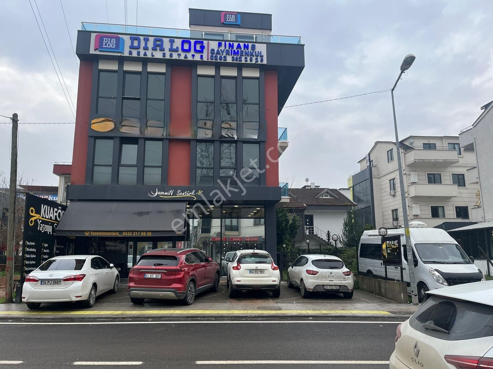 Tramvay Önünde Ana Cadde'de Merkezi Konumda Kiralık İş Yeri - Görsel 2