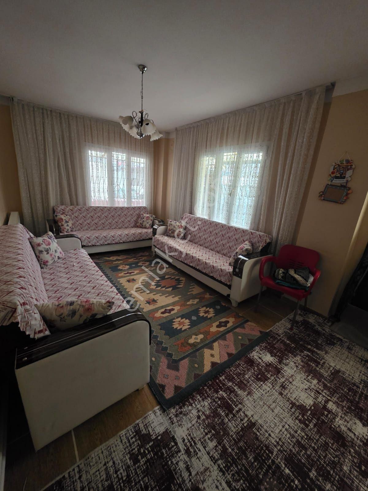 Levent Mahallesinde Köşe Başı 2 Katlı İskanlı Krediye Uygun - Görsel 4