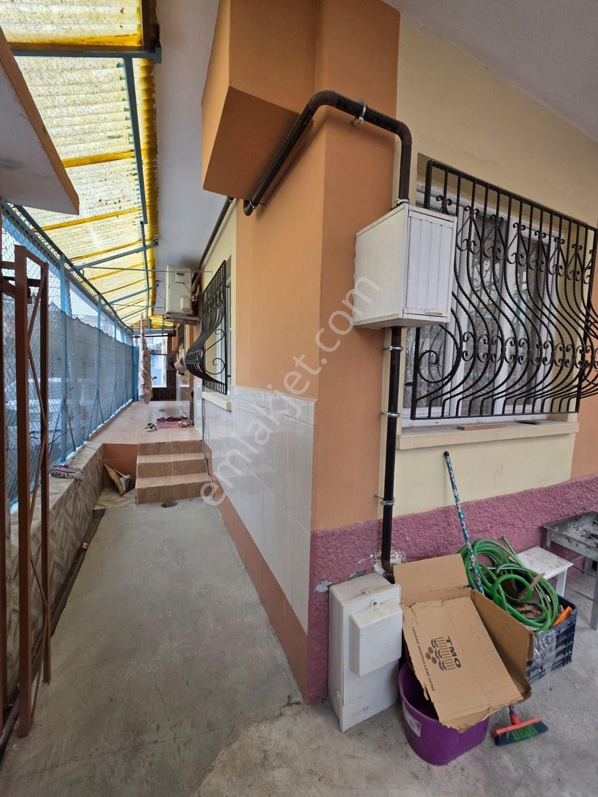 Levent Mahallesinde Köşe Başı 2 Katlı İskanlı Krediye Uygun - Görsel 2