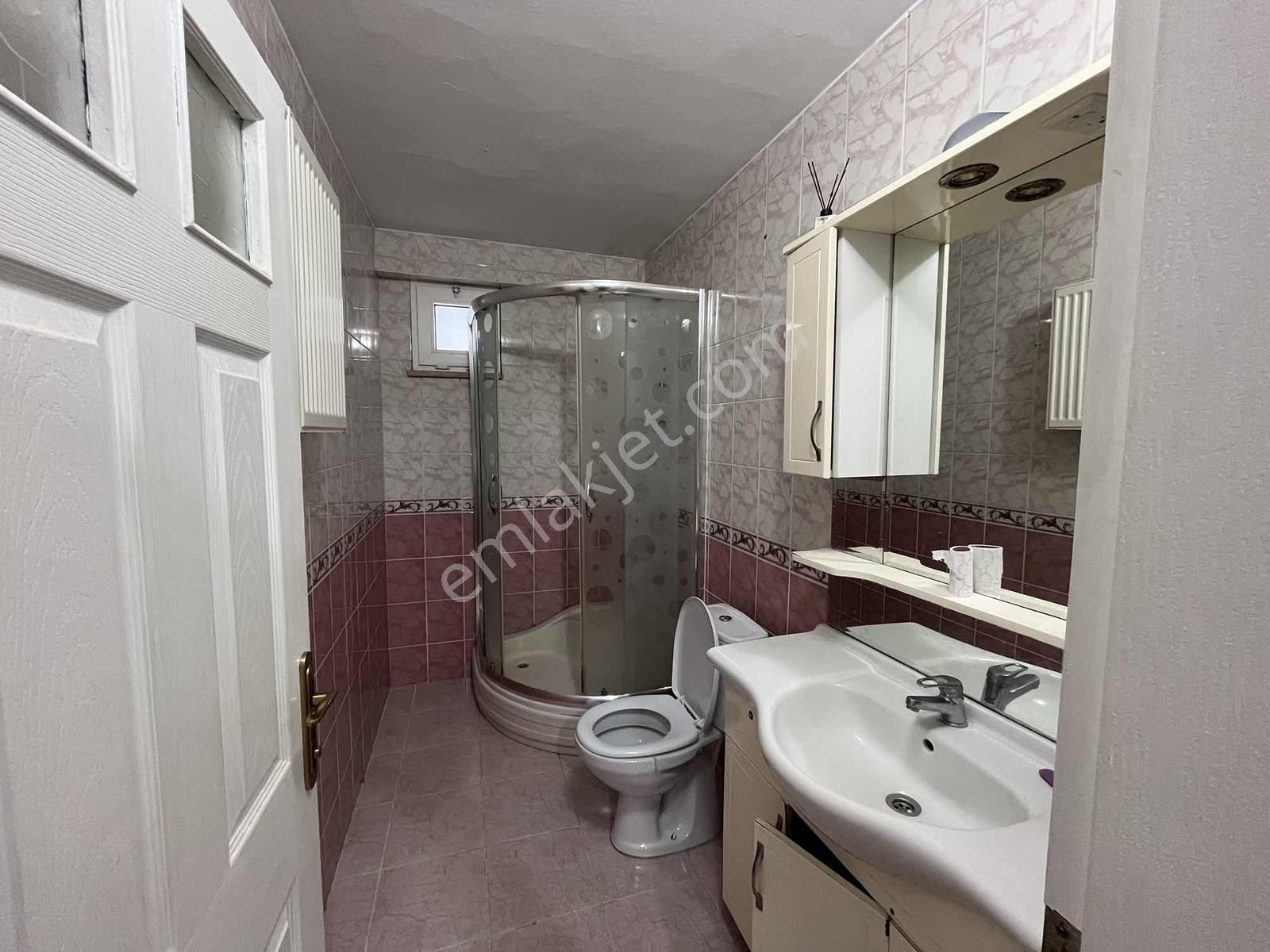 Vıp Gayrimenkuldan Karşıyakada Bulvar Yolu Üstünde Kiralık Daire - Görsel 17