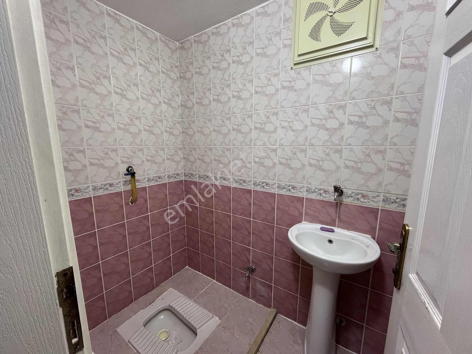 Vıp Gayrimenkuldan Karşıyakada Bulvar Yolu Üstünde Kiralık Daire - Görsel 3