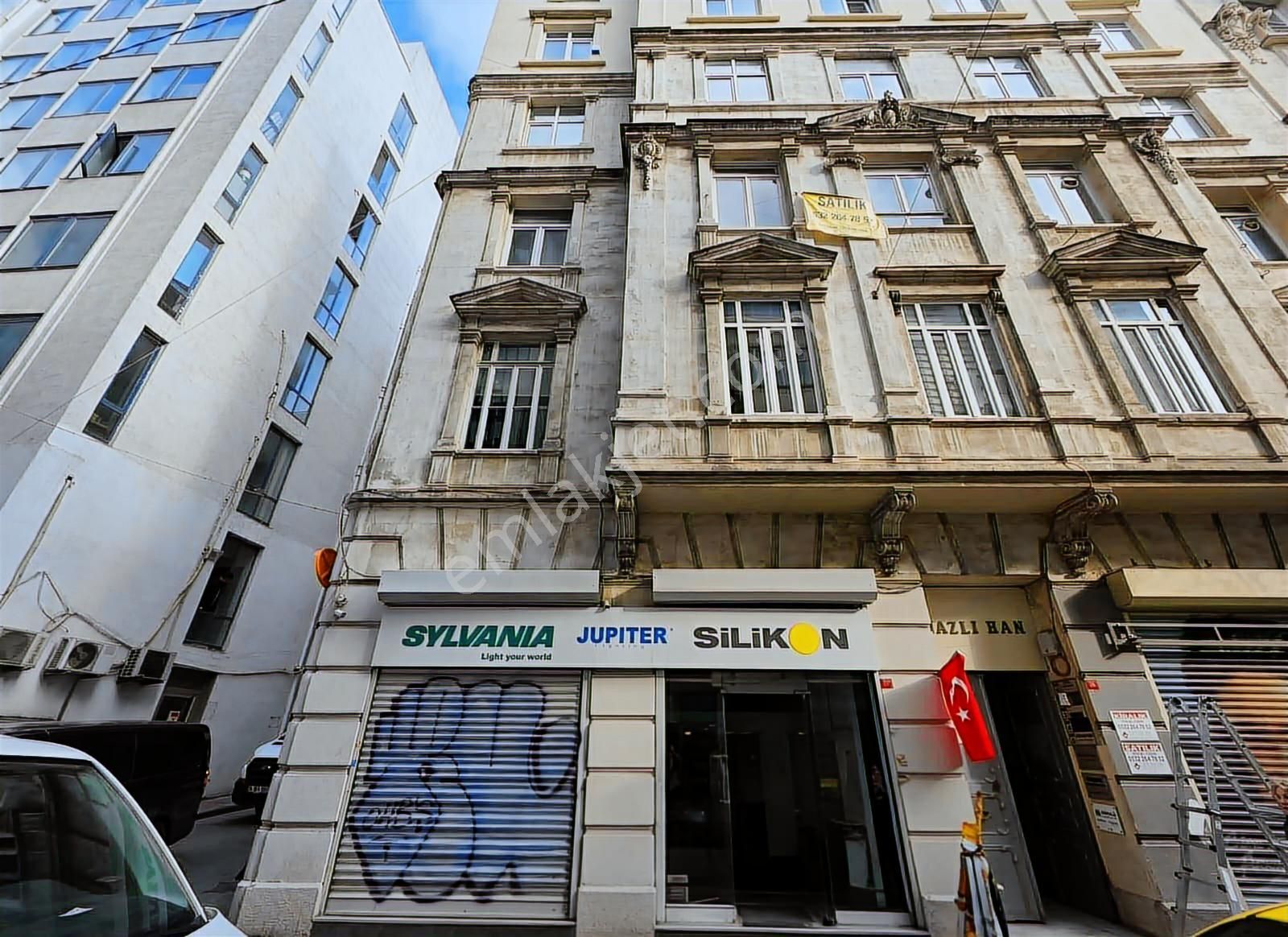 Bankalar Caddesi'nde Prestijli Kiralık Dükkan - Görsel 17
