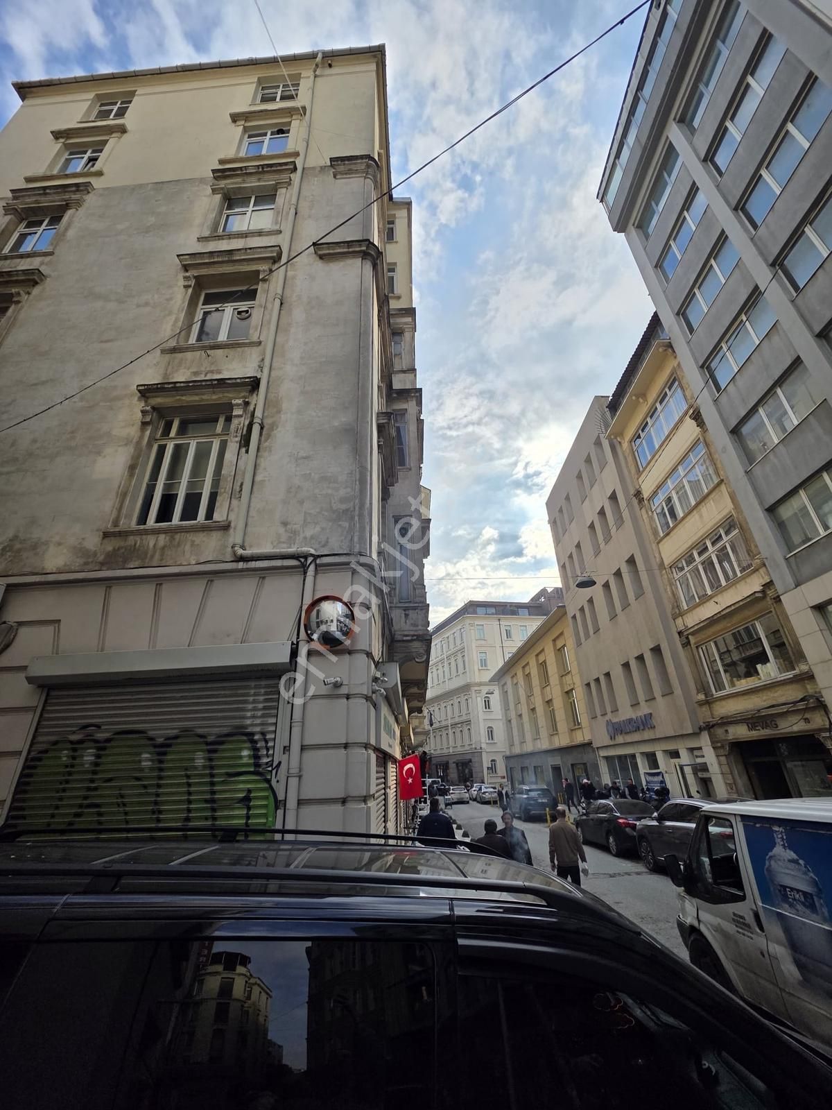 Bankalar Caddesi'nde Prestijli Kiralık Dükkan - Görsel 14