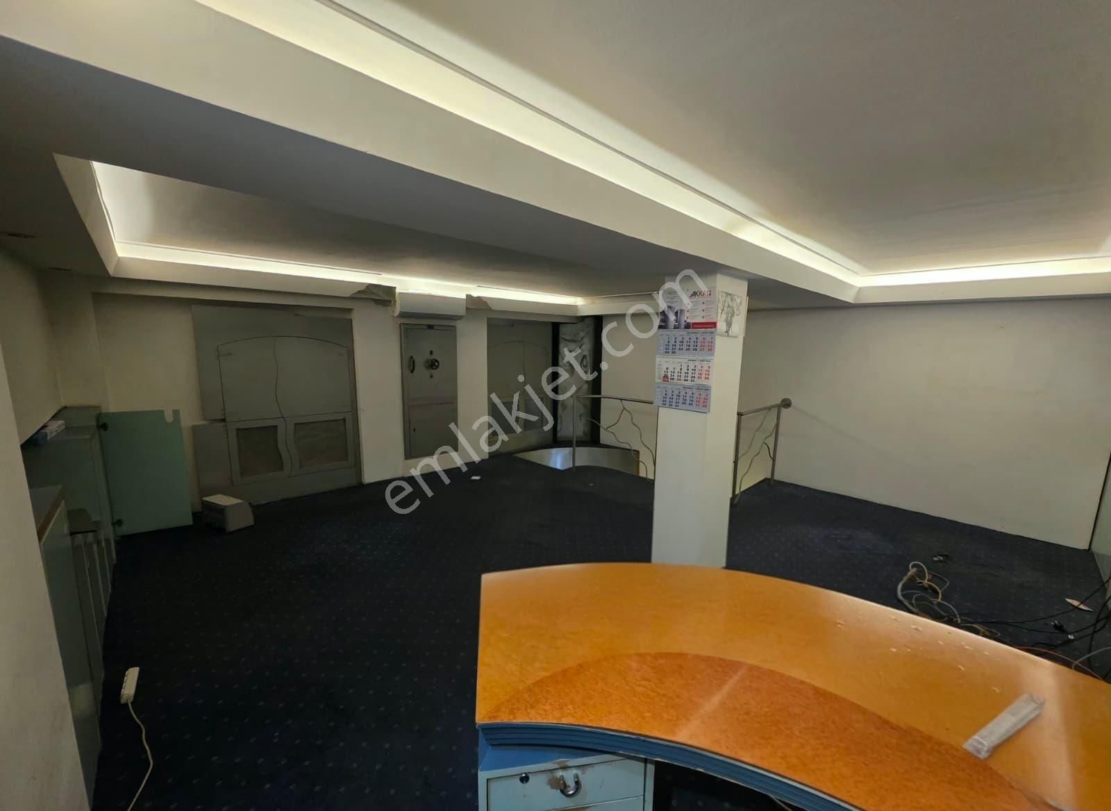 Bankalar Caddesi'nde Prestijli Kiralık Dükkan - Görsel 33
